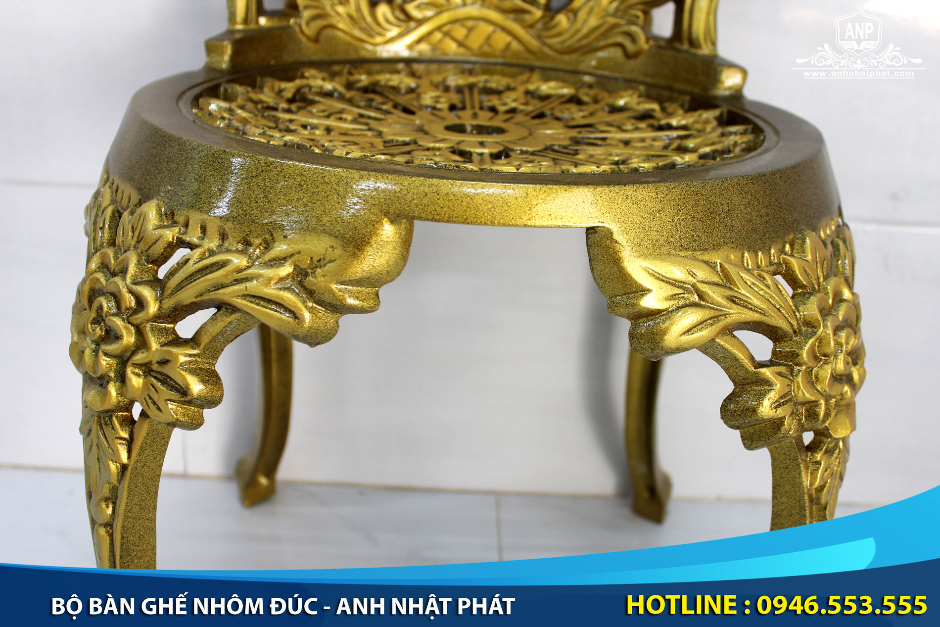 b&agrave;n ghế nh&ocirc;m đ&uacute;c