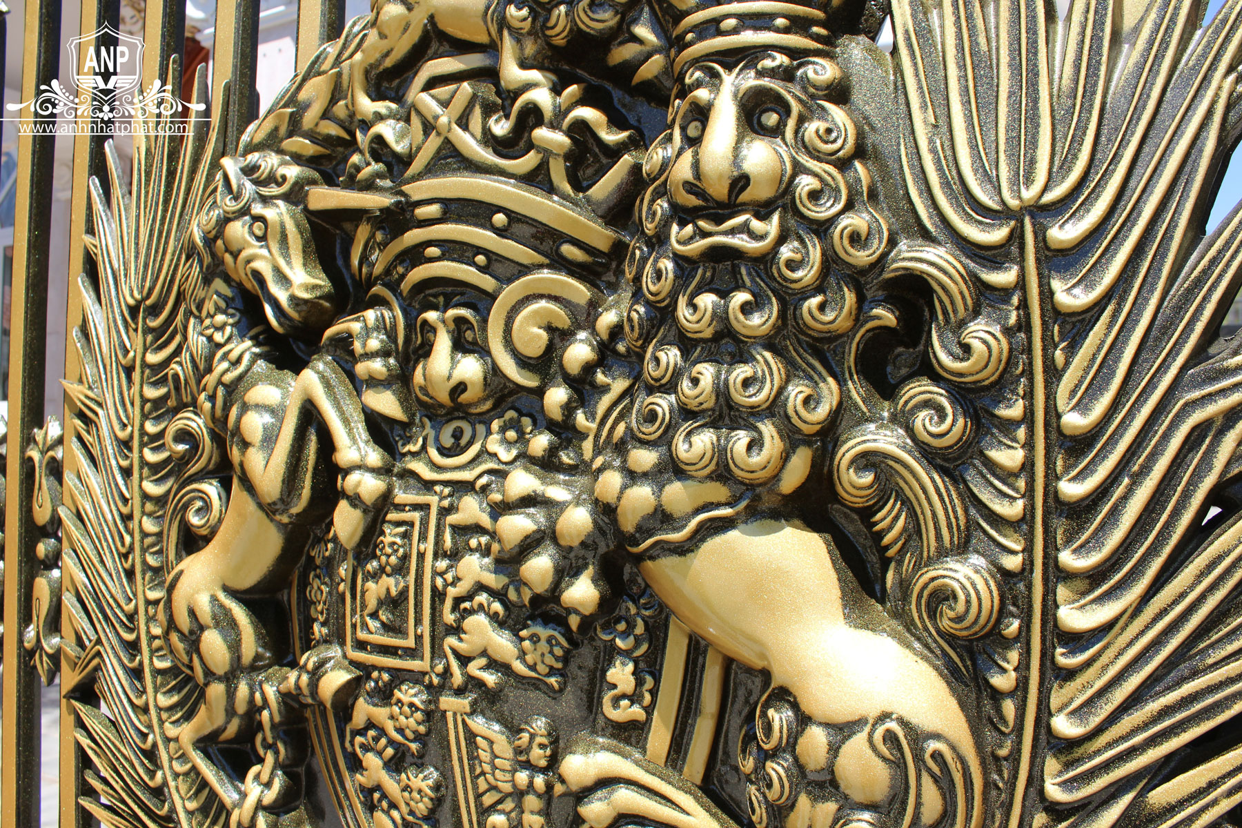 gi&aacute; cổng nh&ocirc;m đ&uacute;c