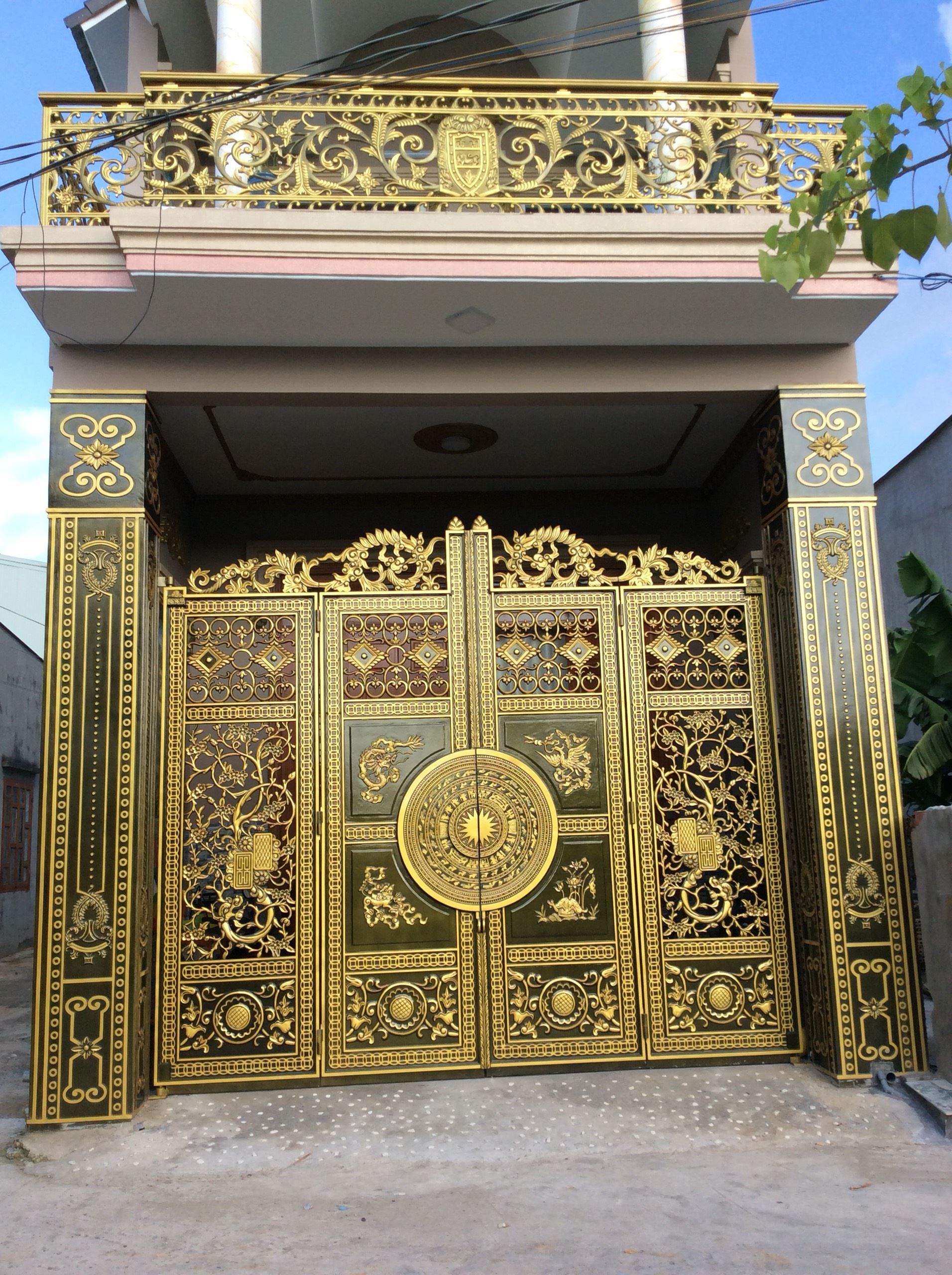 cổng nh&ocirc;m đ&uacute;c