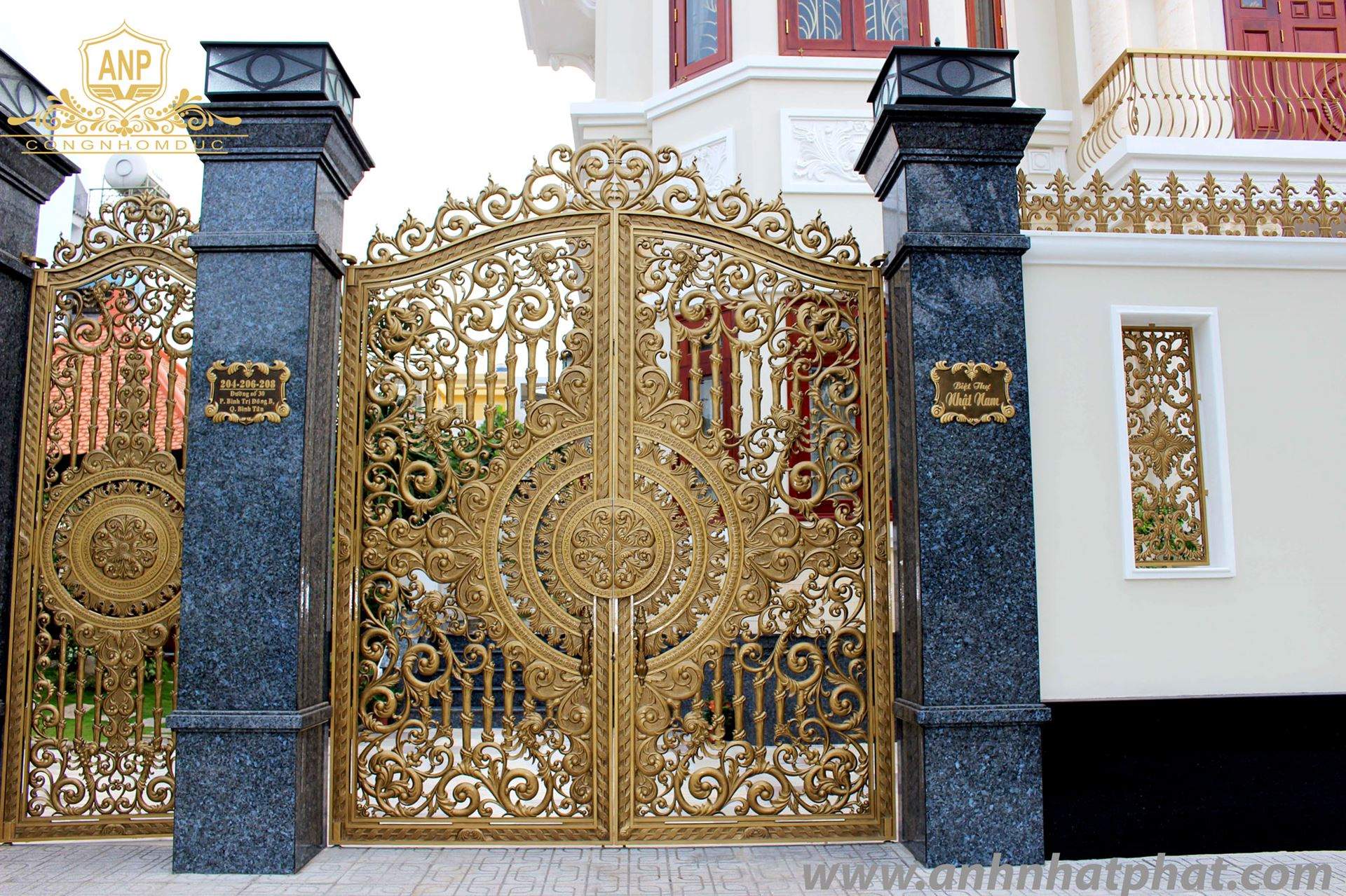 cổng nh&ocirc;m đ&uacute;c