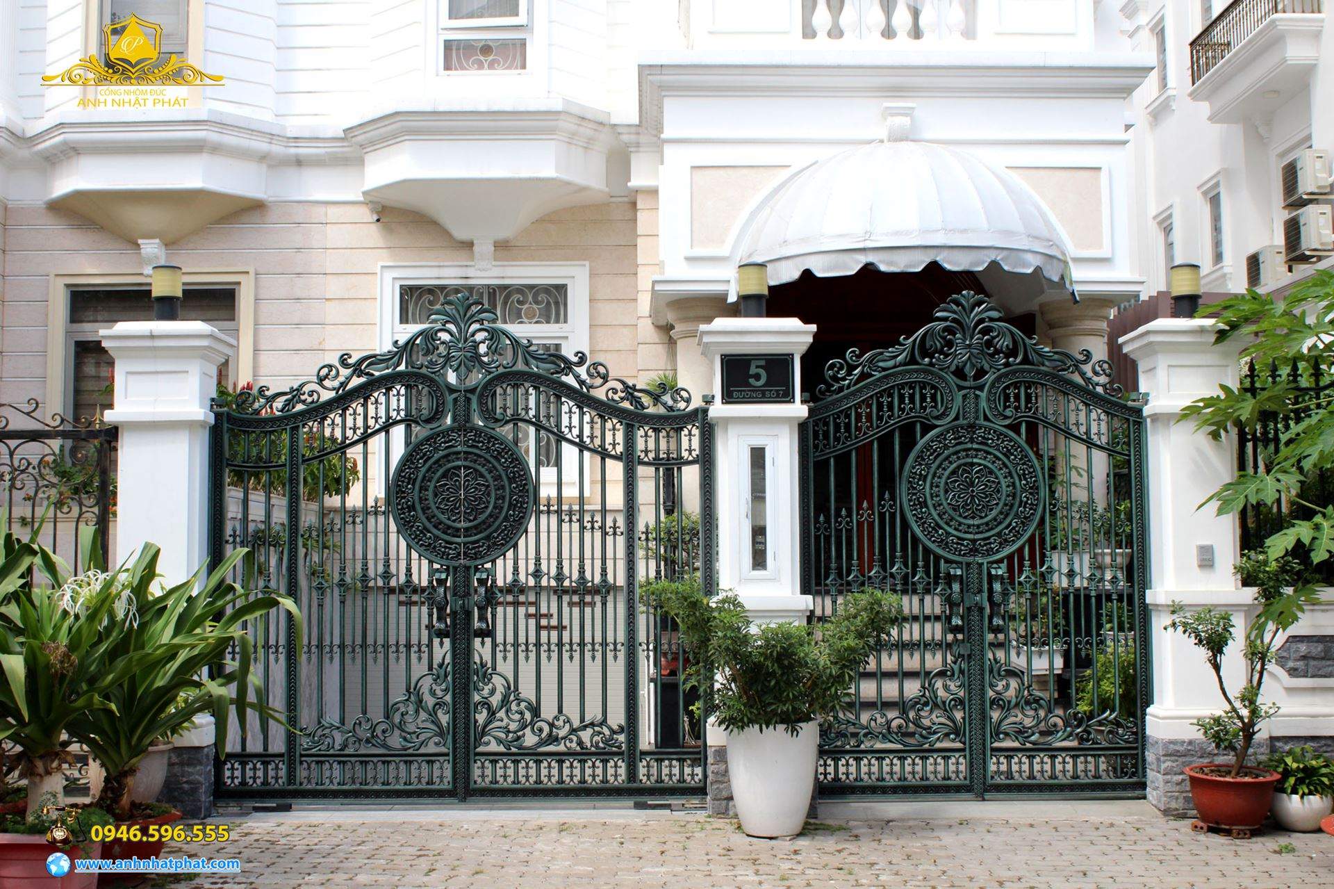 b&aacute;o gi&aacute; cổng nh&ocirc;m đ&uacute;c