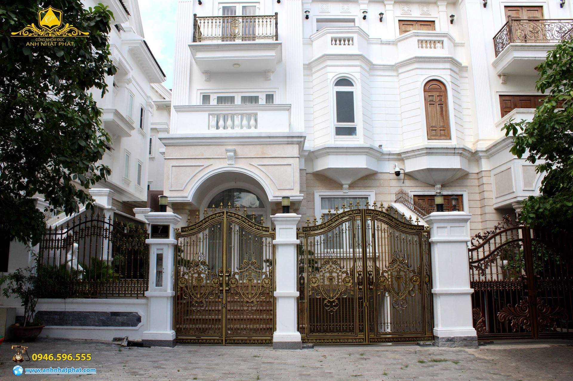 cổng nh&ocirc;m đ&uacute;c đẹp