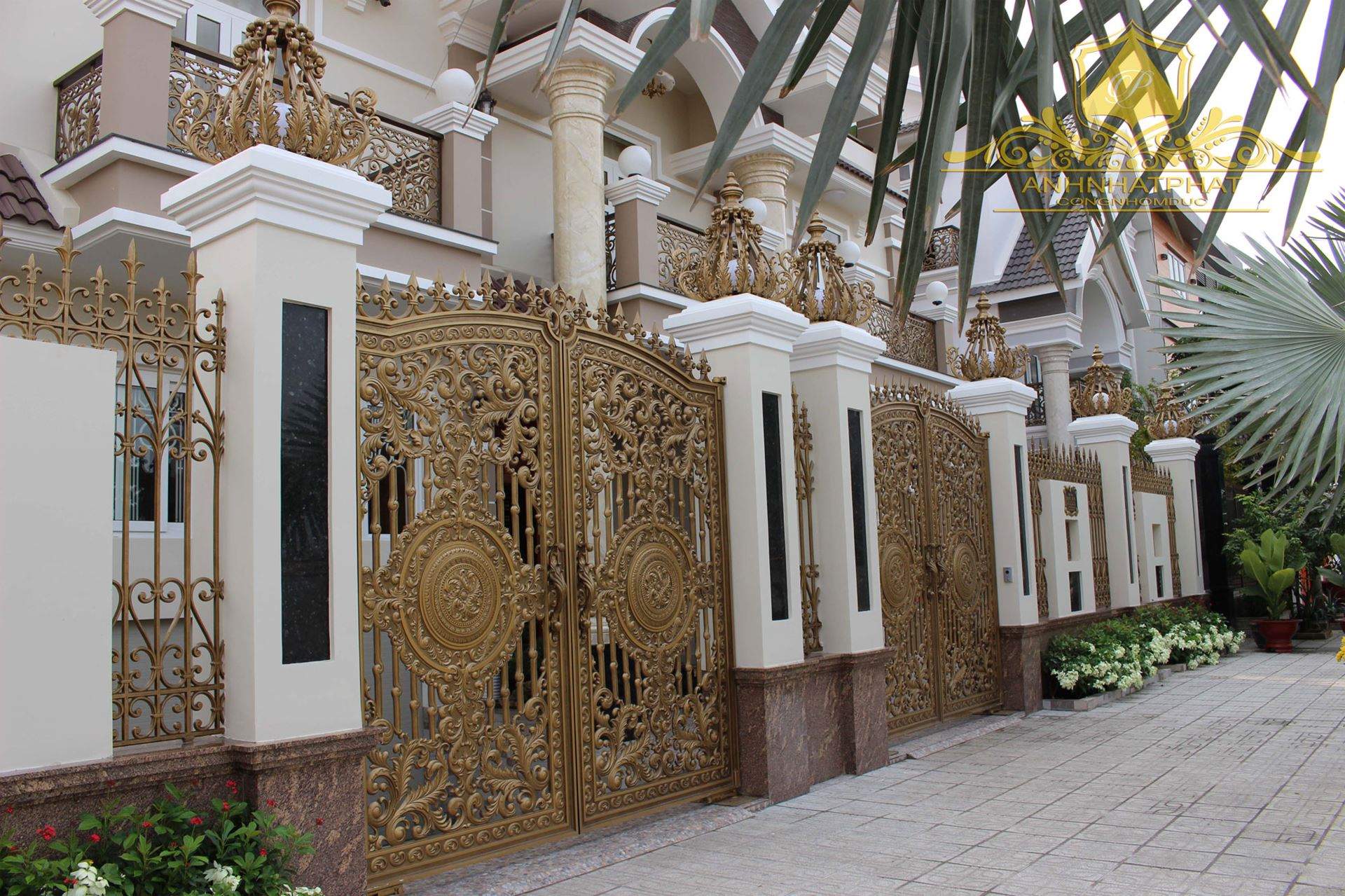 cổng nh&ocirc;m đ&uacute;c