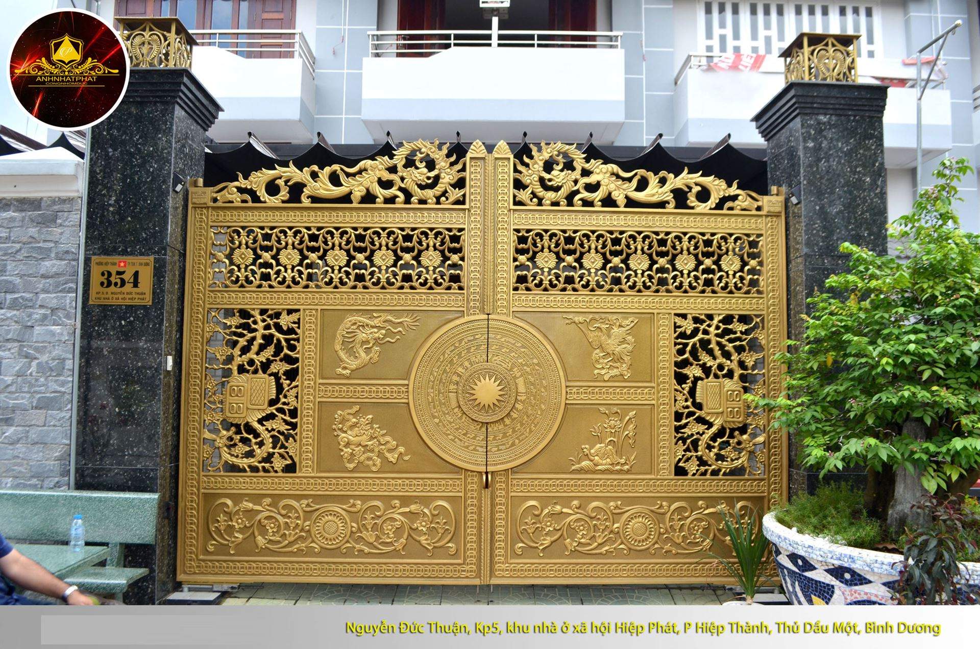 cổng nh&ocirc;m đ&uacute;c