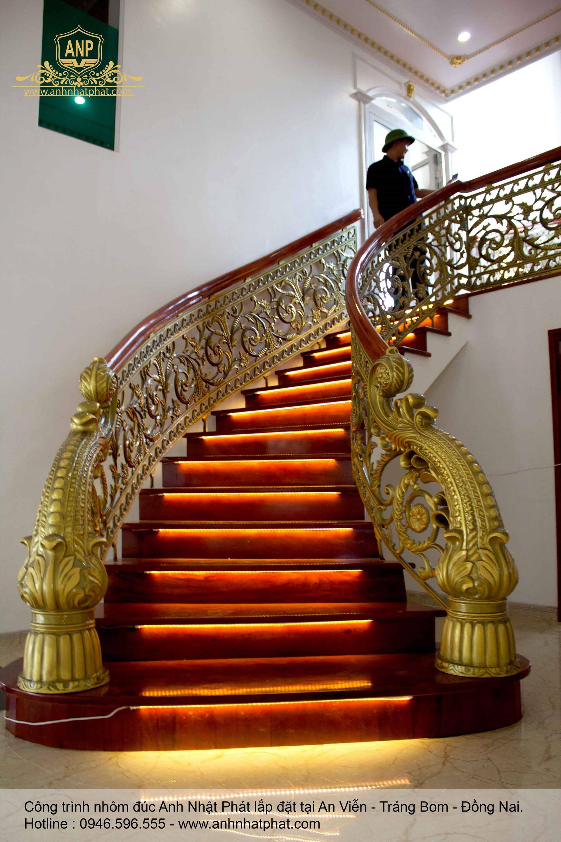 cầu thang nh&ocirc;m đ&uacute;c