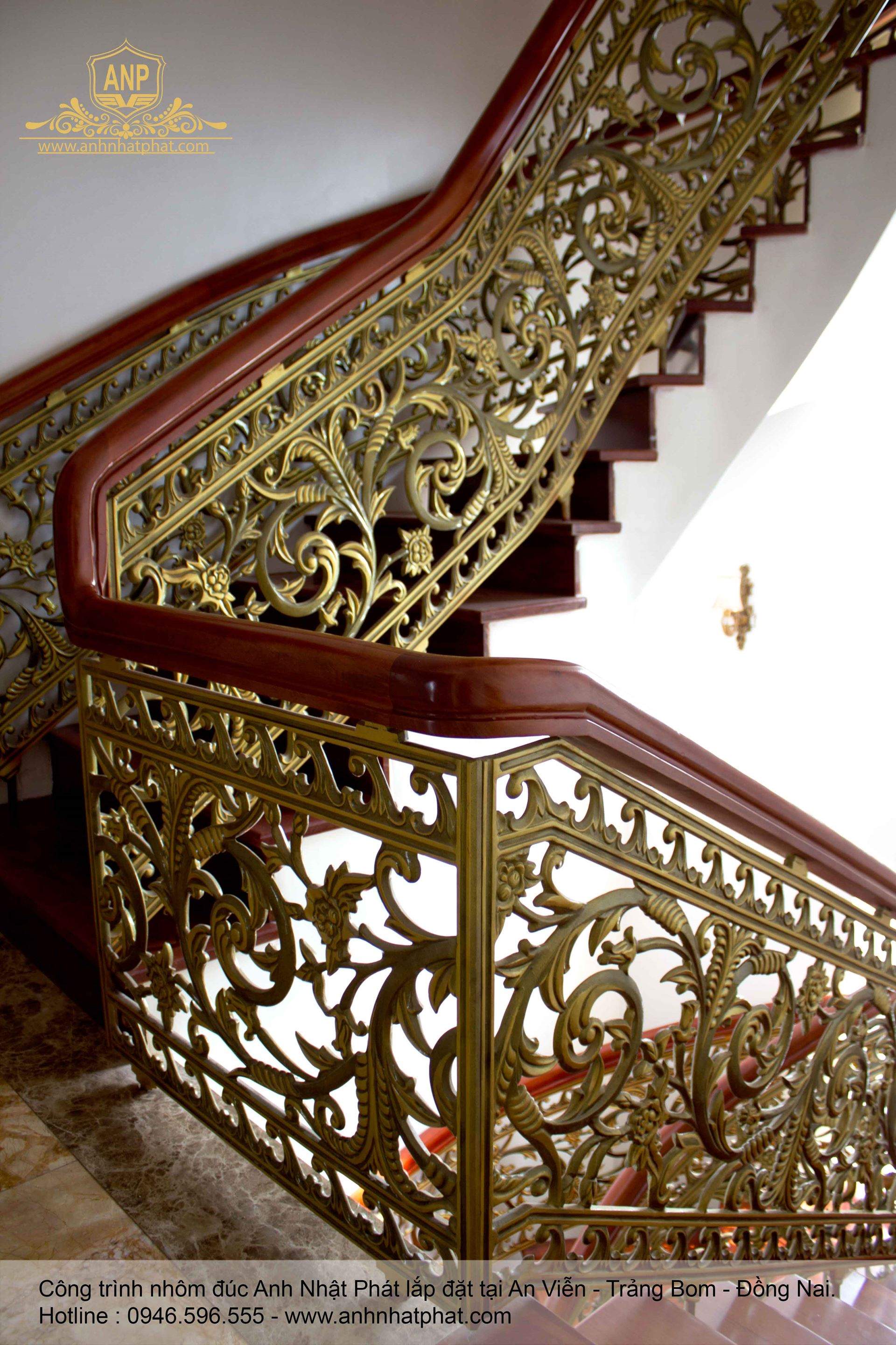 cầu thang nh&ocirc;m đ&uacute;c