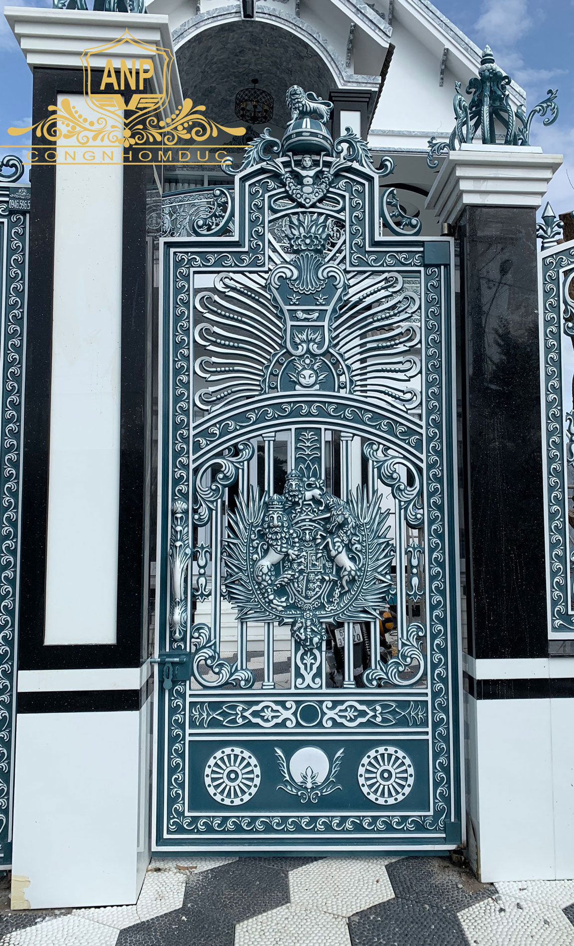 cổng nh&ocirc;m đ&uacute;c C&agrave; Mau