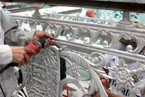 cổng nh&ocirc;m đ&uacute;c