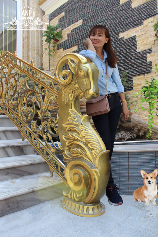 trụ đề ba nh&ocirc;m đ&uacute;c